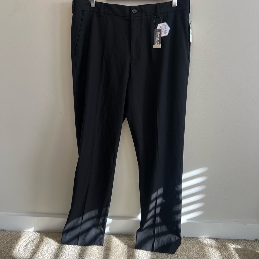 NWT Van Heusen Men's Black Dress Pants Work Business Chinos Straight Leg Classic